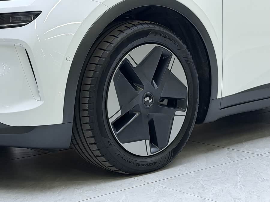 2024 car image #4