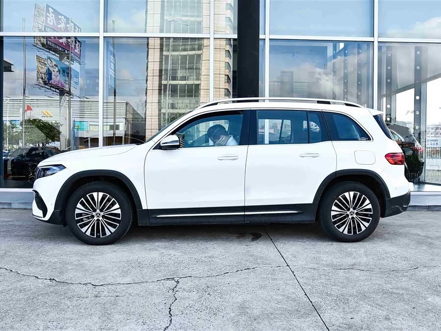 Mercedes-Benz EQB Class 2025 #4 Mercedes-Benz EQB Class 2025 car image #4