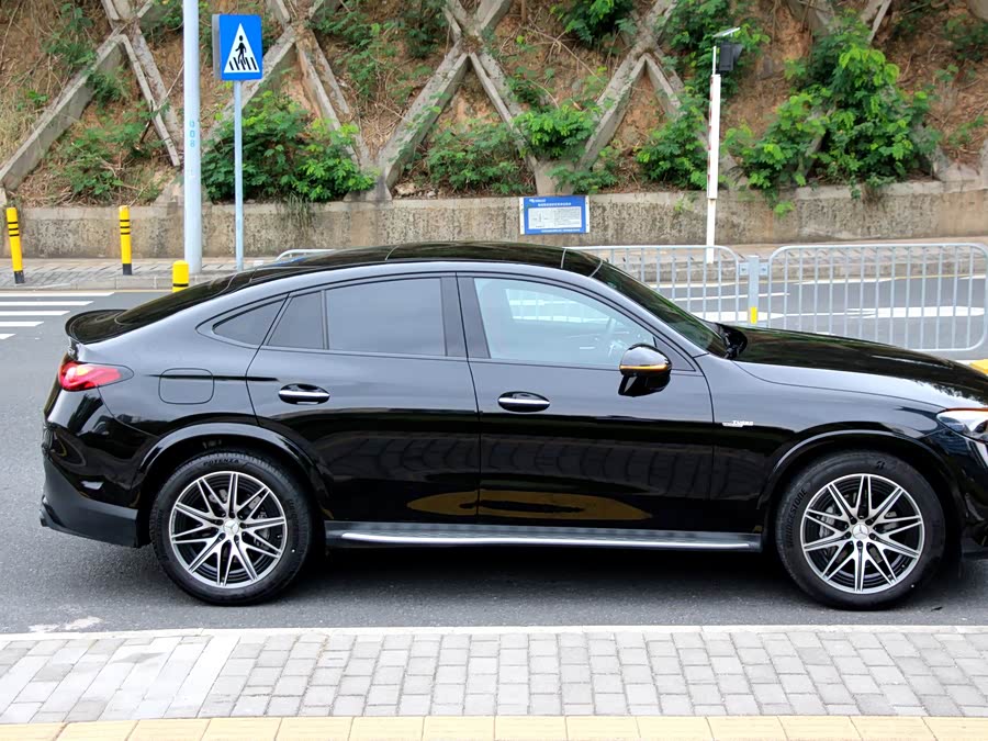 Mercedes-Benz GLC Coupe AMG 2024 صورة سيارة #4