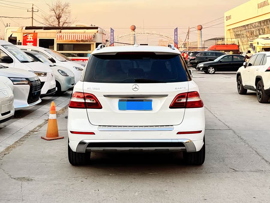 Mercedes-Benz M Class 2012 car image #4