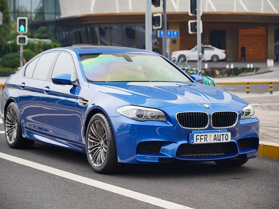 BMW M5 2012 #4 BMW M5 2012 car image #4