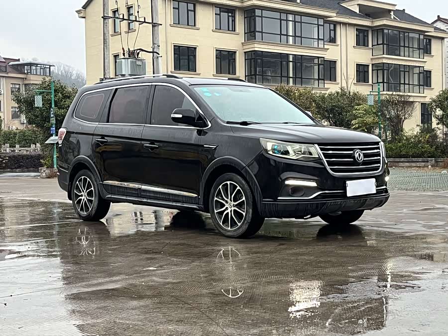 Forthing JOYEAR X6 2017 #4 Forthing JOYEAR X6 2017 car image #4