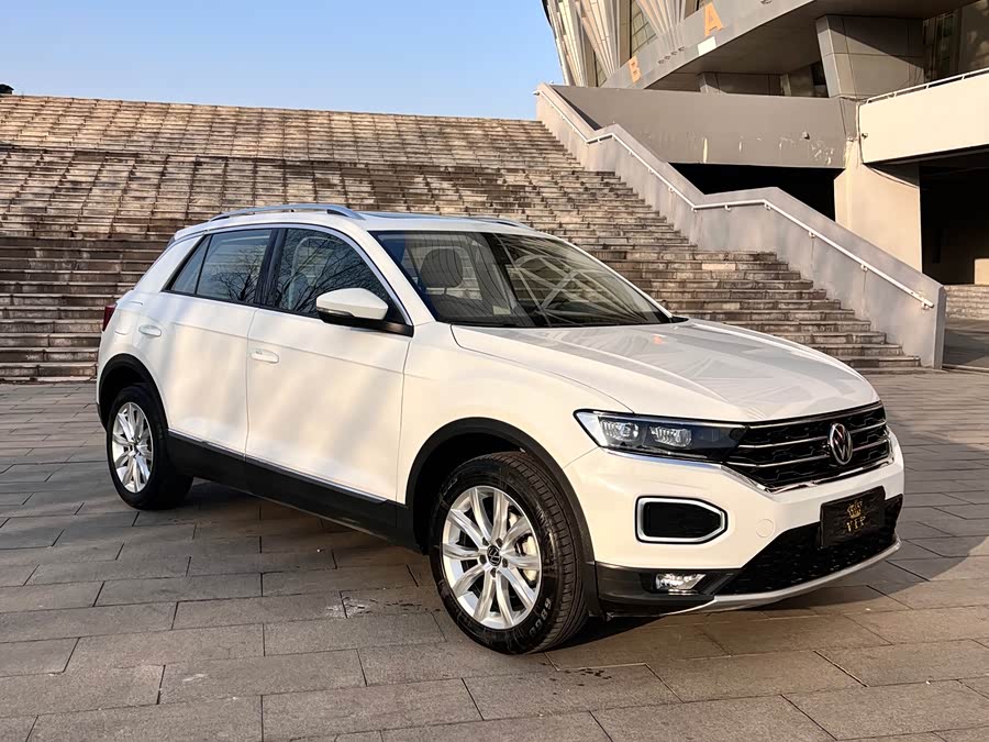Volkswagen T-Roc 2022 car image #4