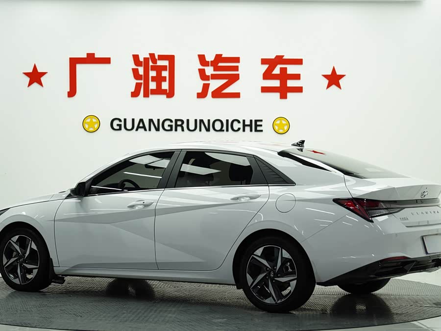 Hyundai Elantra 2022 immagine di auto #4