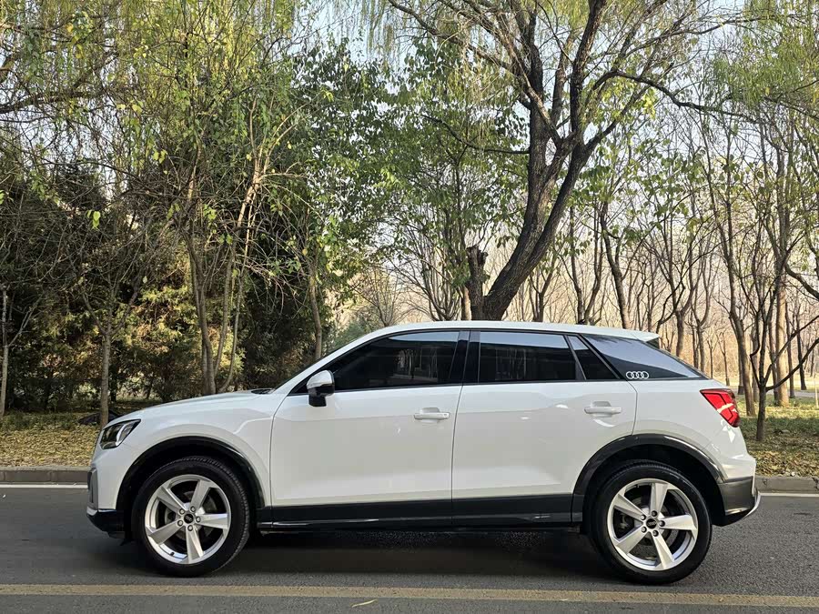 Audi Q2L 2022 car image #4