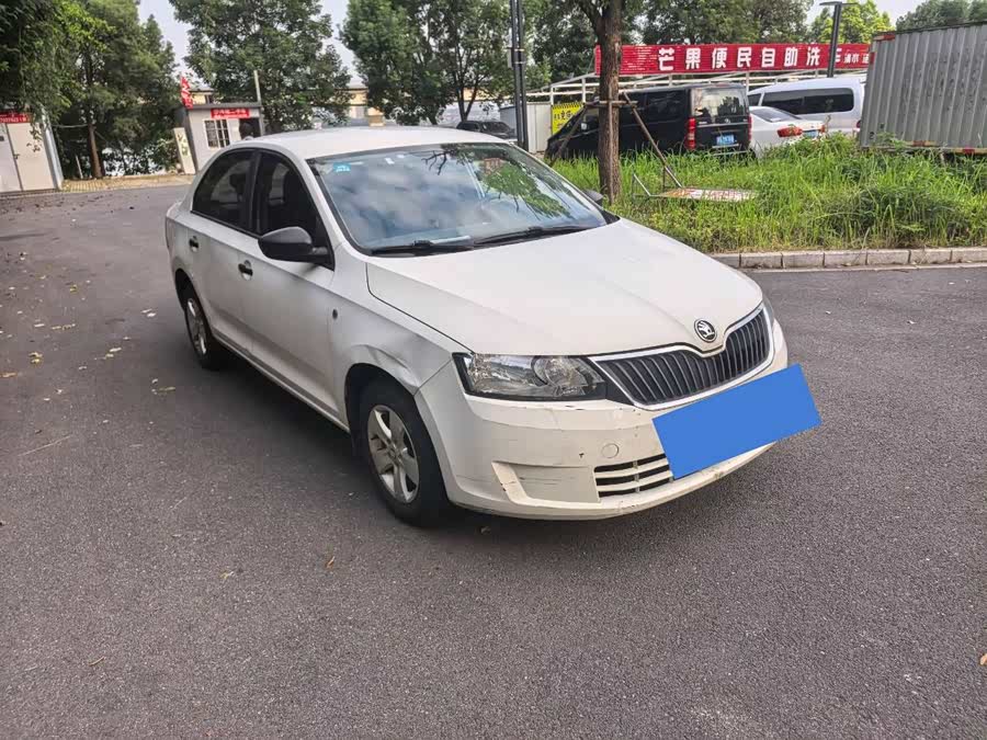 Skoda Rapid 2014 #4 Skoda Rapid 2014 car image #4