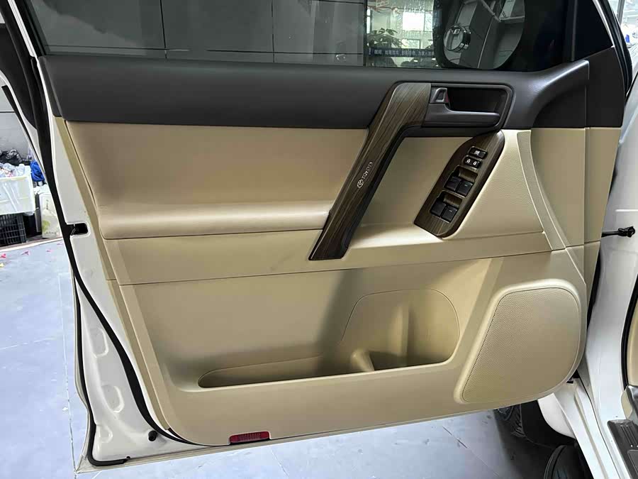 Toyota Prado (Imported) 2014 car image #4