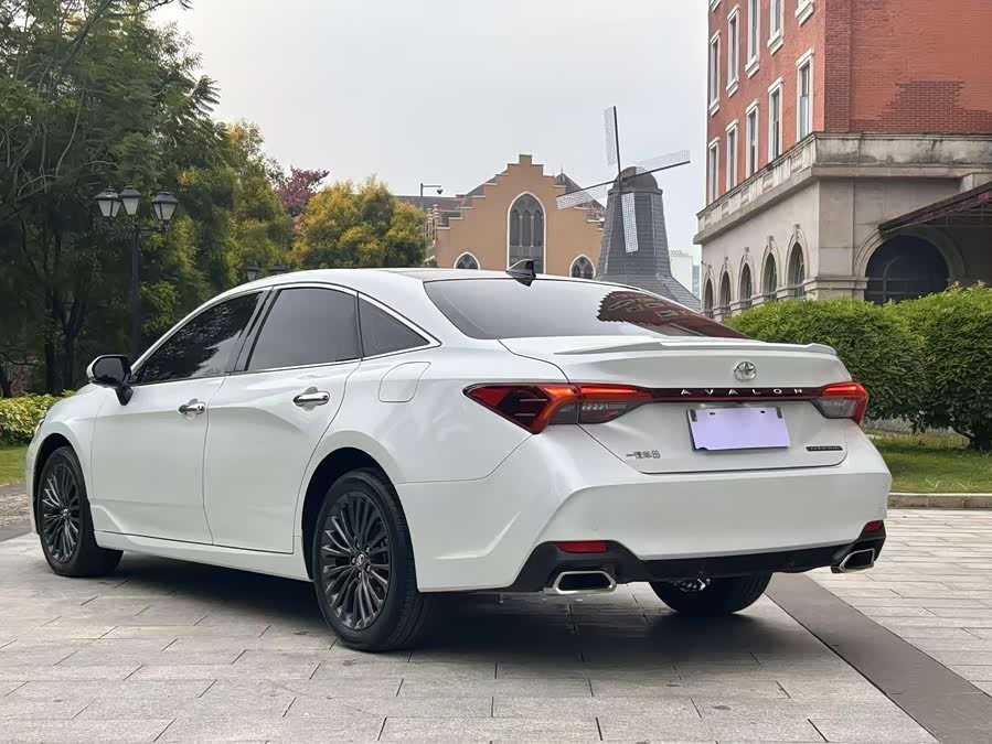 Toyota Avalon 2024 car image #4