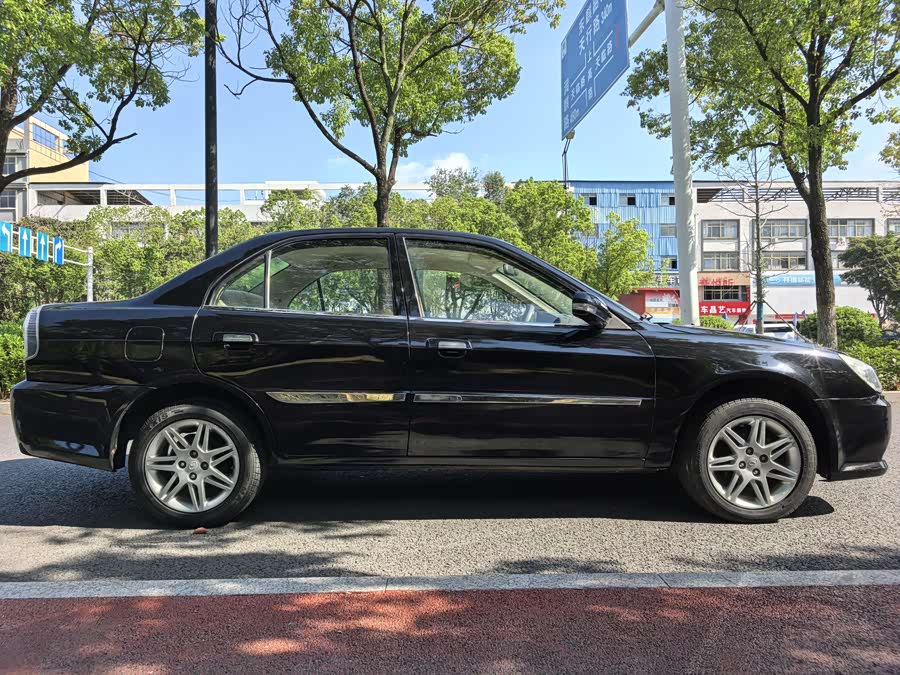 Soueast V3 Lingyue 2011 car image #4