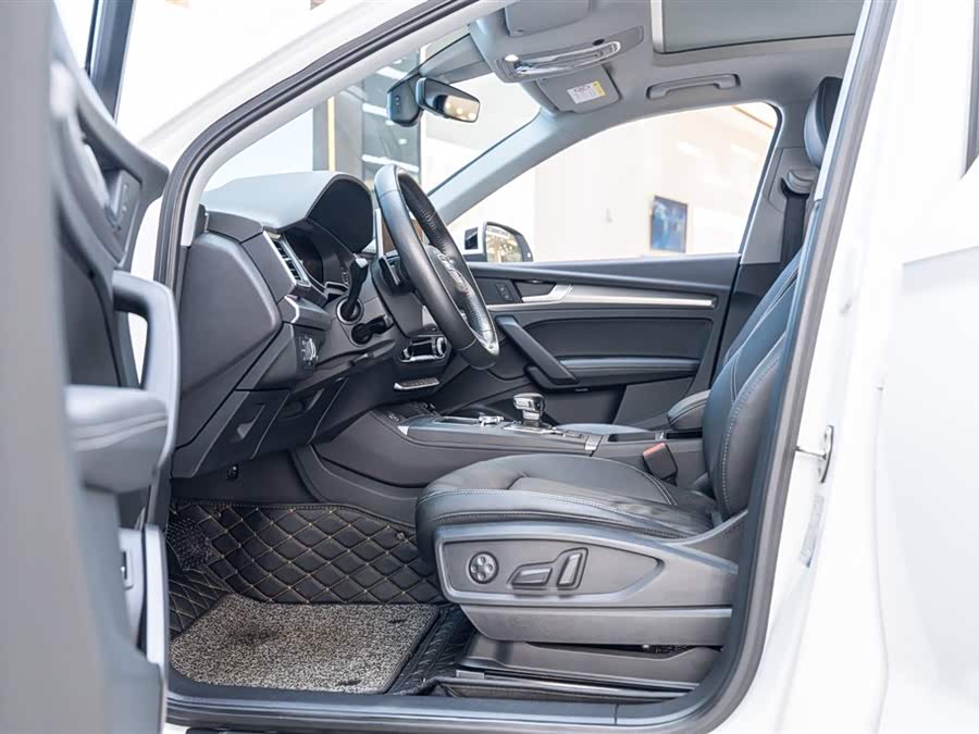 Audi Q5L 2020 car image #4