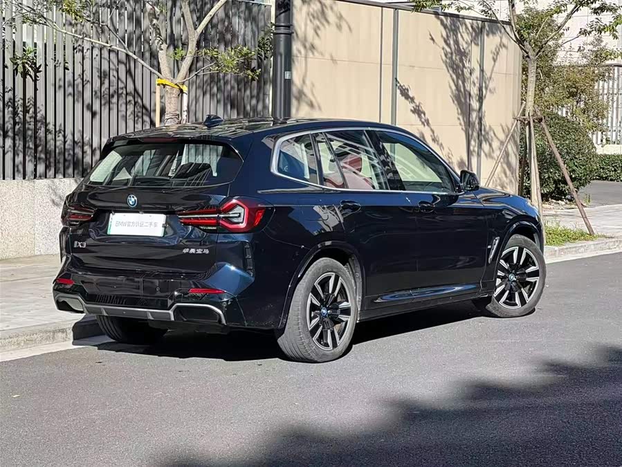 BMW iX3 2023 #4 BMW iX3 2023 car image #4