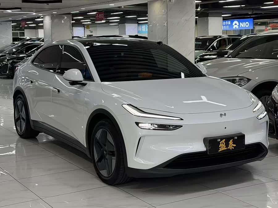 2025 car image #4