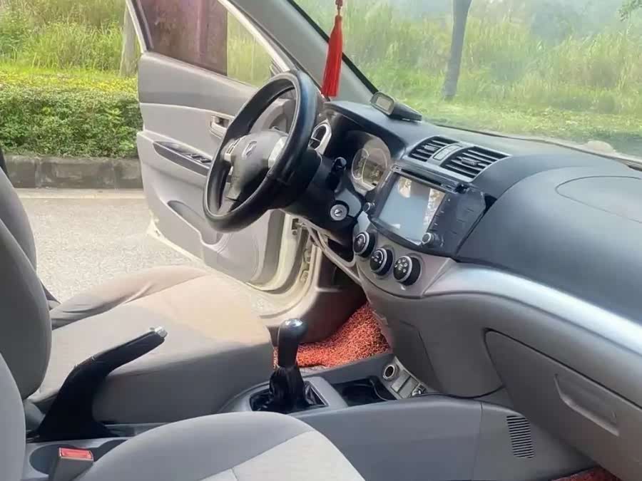Changan Alsvin 2012 car image #4