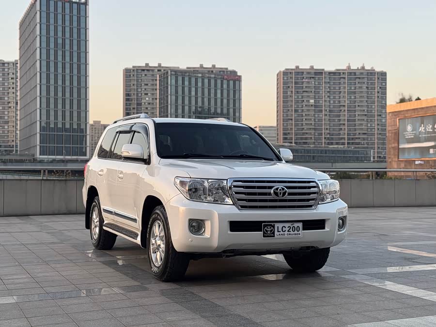Toyota 2015 car image #4