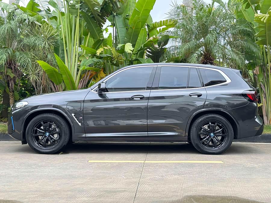 BMW iX3 2021 #4 BMW iX3 2021 immagine di auto #4