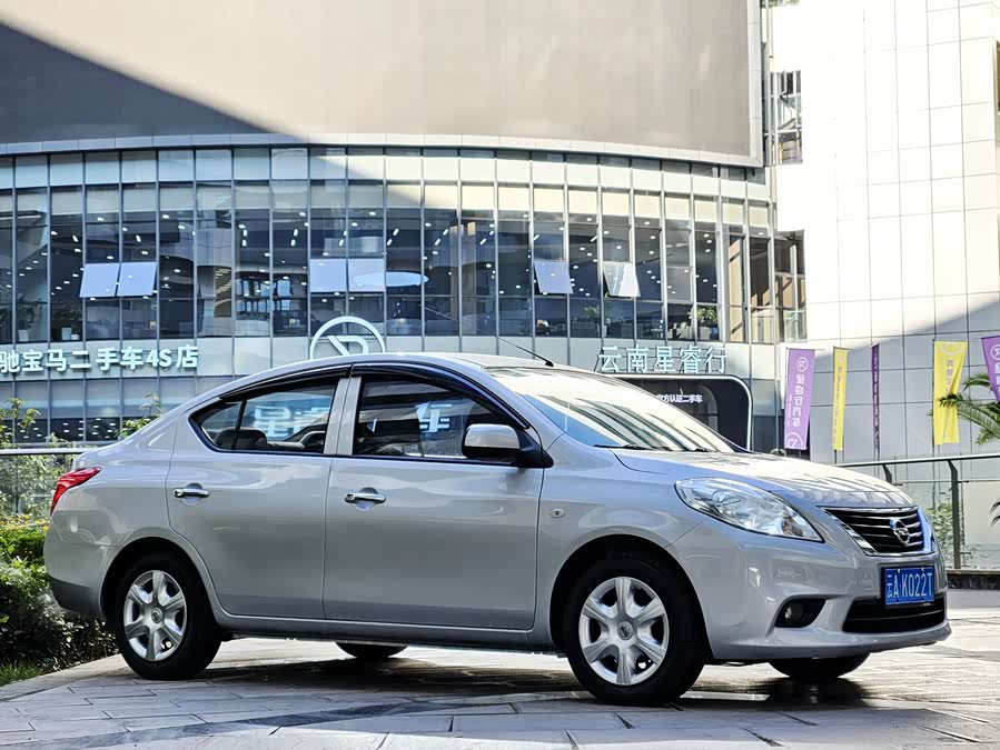 Nissan Sunny 2011 #4 Nissan Sunny 2011 car image #4