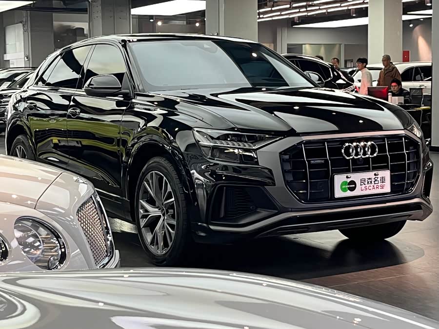 Audi Q8 2022 car image #4