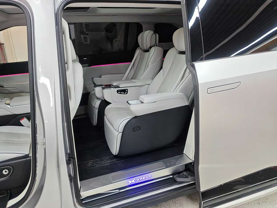 Xpeng X9 2024 imagem de carro #4