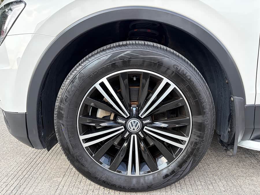 Volkswagen Tiguan L 2019 #4 Volkswagen Tiguan L 2019 car image #4