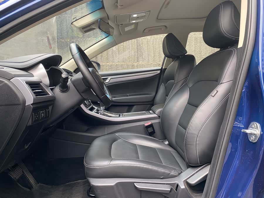 GEELY Emgrand GL 2019 image de voiture #4