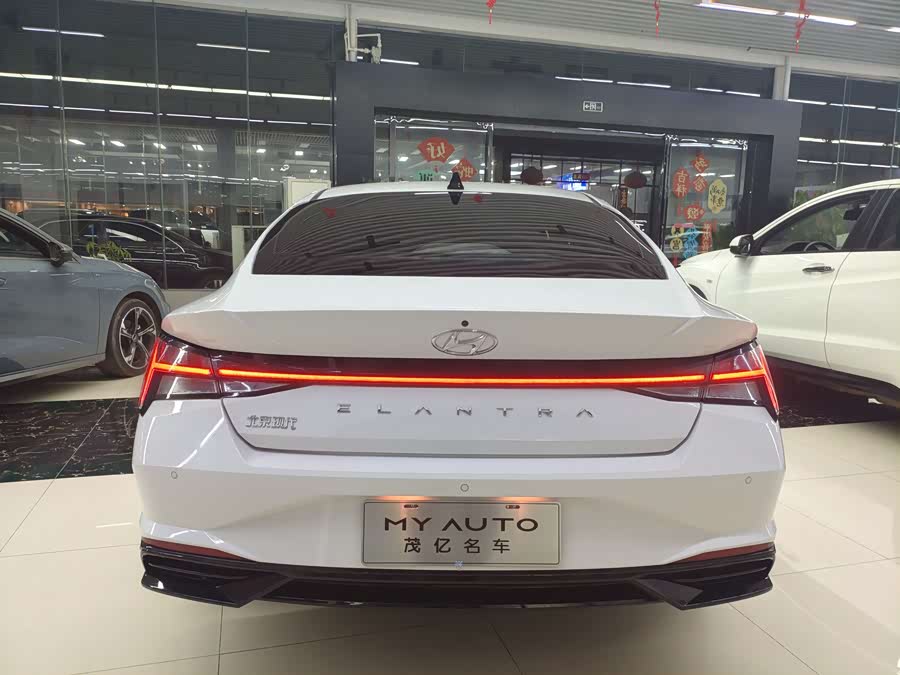 Hyundai Elantra 2022 immagine di auto #4