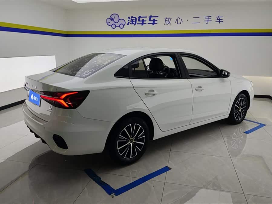 Roewe i5 2022 car image #4
