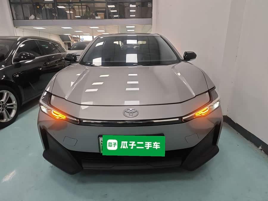 Toyota bZ3 2023 immagine di auto #4