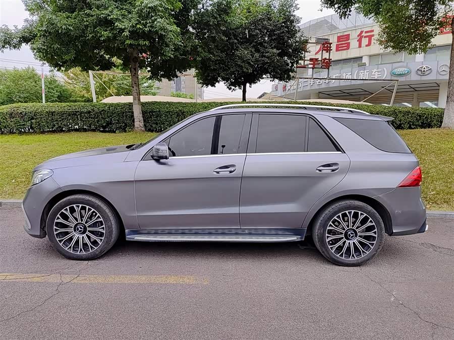 Mercedes-Benz M Class 2012 car image #4