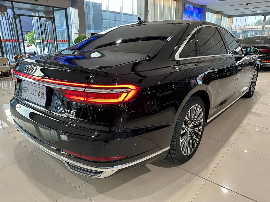 Audi A8 2019 image de voiture #4