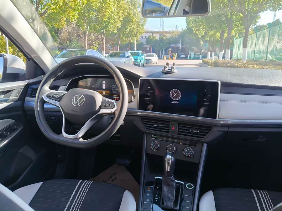 Volkswagen Bora 2023 car image #4