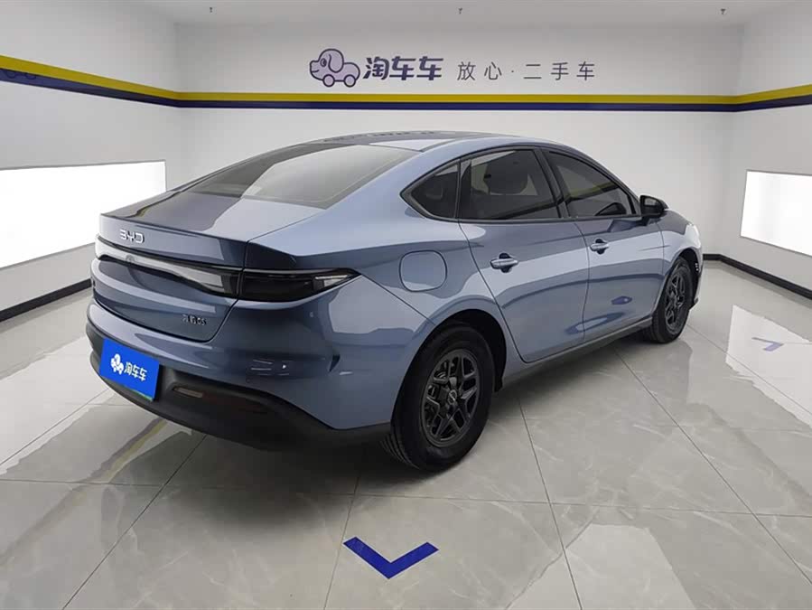 BYD Seal 05 DM-i 2025 #4 BYD Seal 05 DM-i 2025 car image #4