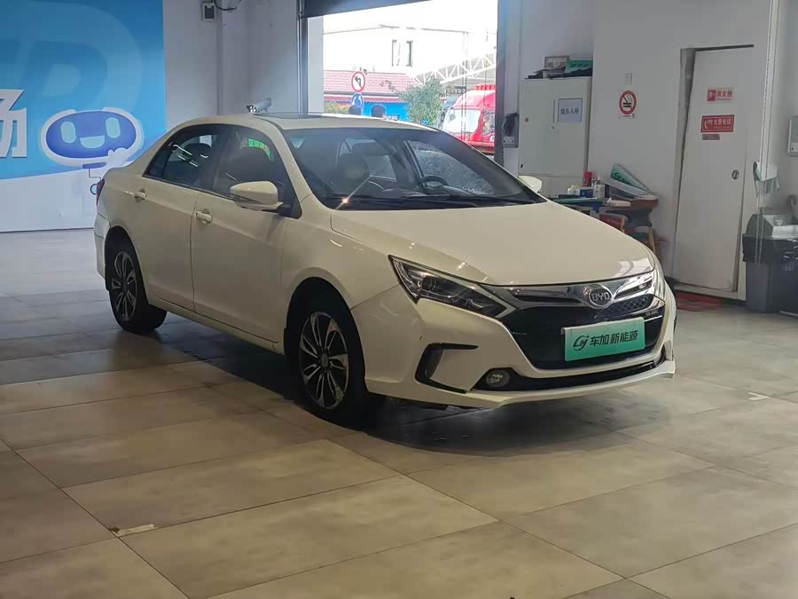BYD Qin New Energy 2015 #4 BYD Qin New Energy 2015 car image #4