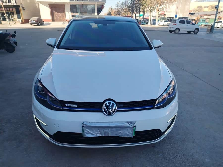 Volkswagen Golf Pure Electric 2020 car image #4