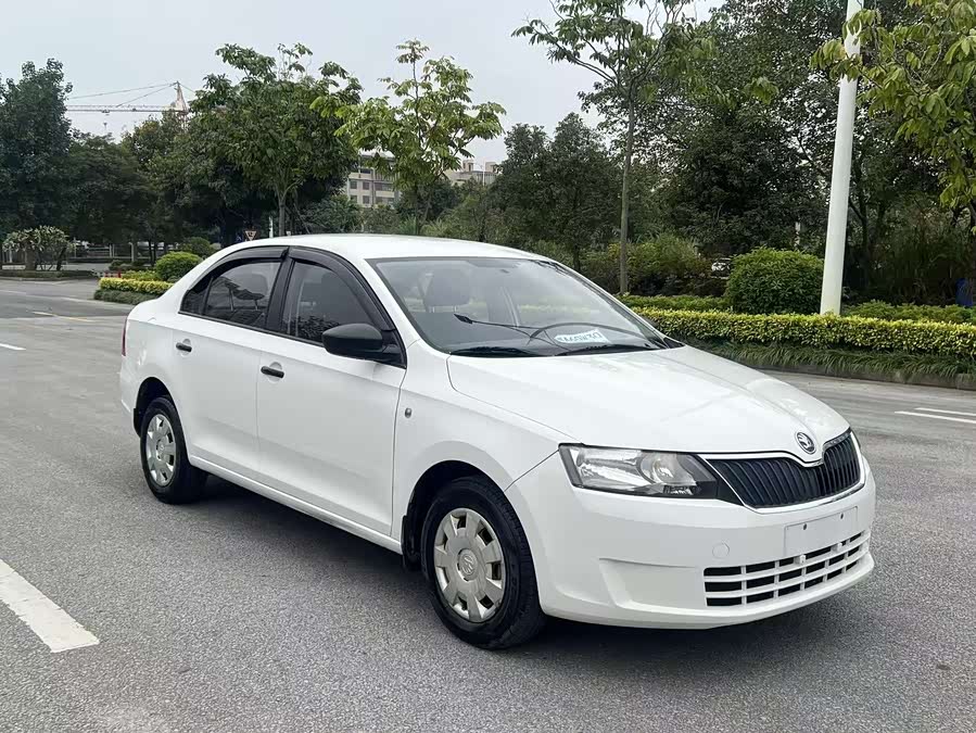 Skoda Rapid 2014 #4 Skoda Rapid 2014 car image #4