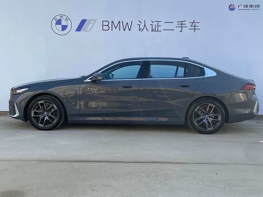 BMW i5 2025 immagine di auto #4