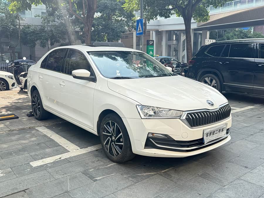 Skoda Rapid 2020 car image #4