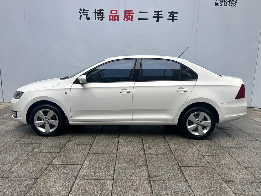 Skoda Rapid 2015 imagen de coche #4