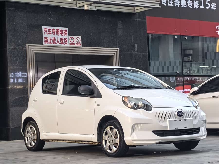 BYD e1 2019 #4 BYD e1 2019 car image #4