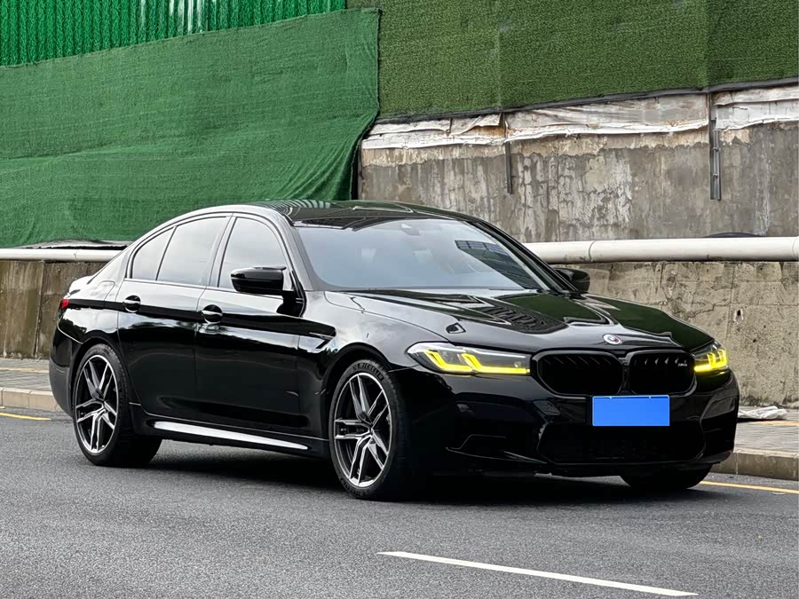 BMW M5 2023 #4 BMW M5 2023 صورة سيارة #4