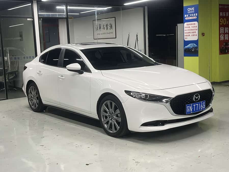 Mazda 3 Axela 2021 car image #4