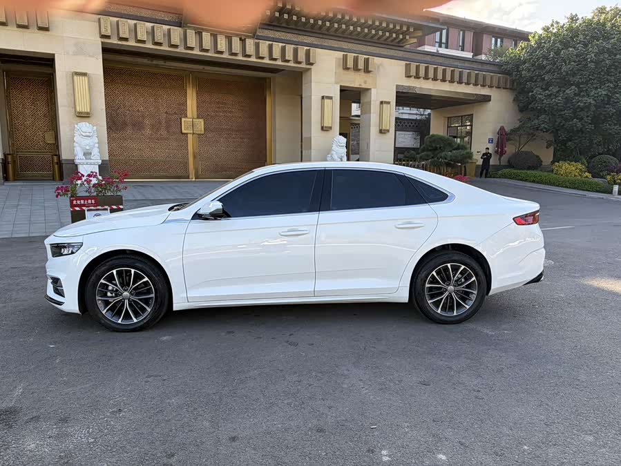 GEELY Preface 2025 #4 GEELY Preface 2025 car image #4