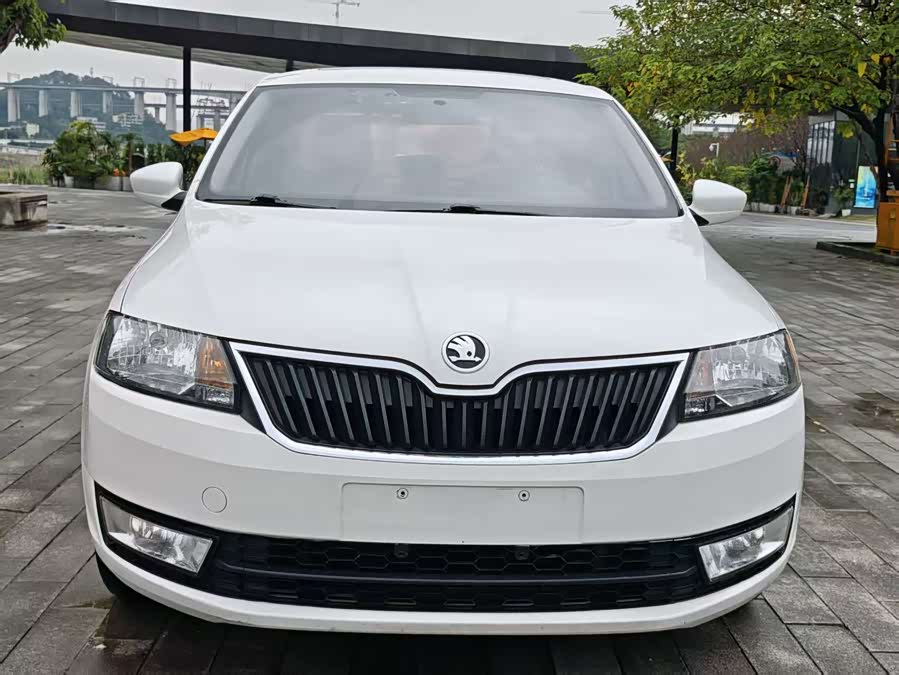 Skoda Rapid 2017 #4 Skoda Rapid 2017 car image #4