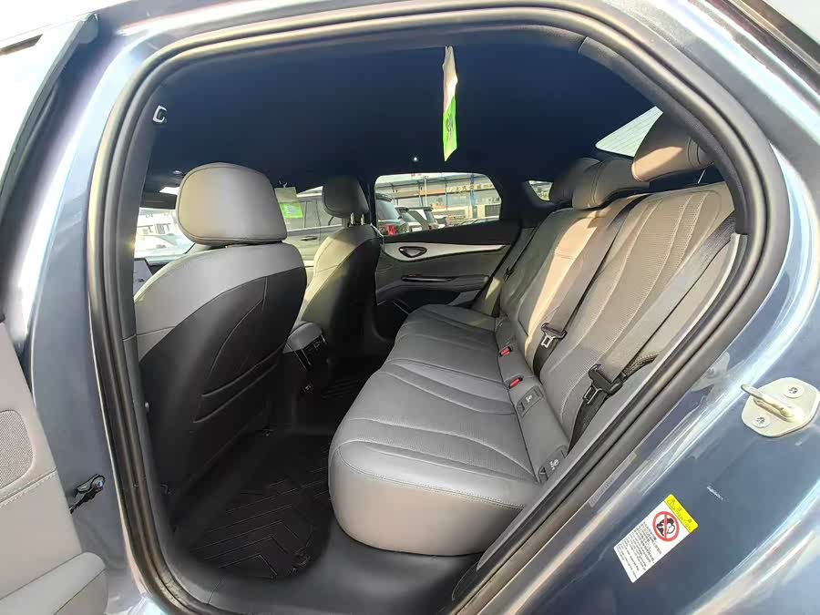 BYD Seal 07 DM-i 2025 car image #4