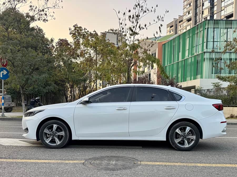 Kia K3 2019 car image #4
