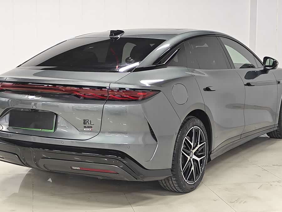 BYD HanL 2025 #4 BYD HanL 2025 car image #4