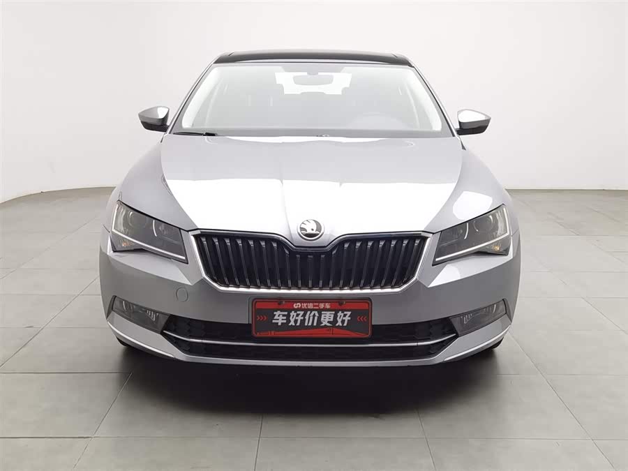 Skoda Superb 2017 car image #4