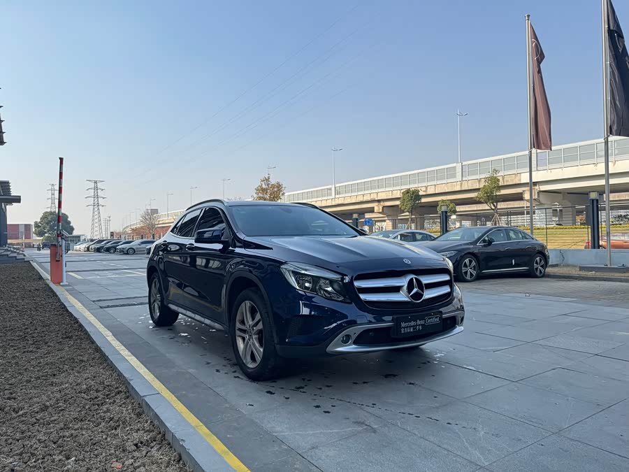 Mercedes-Benz GLA Class 2017 immagine di auto #4