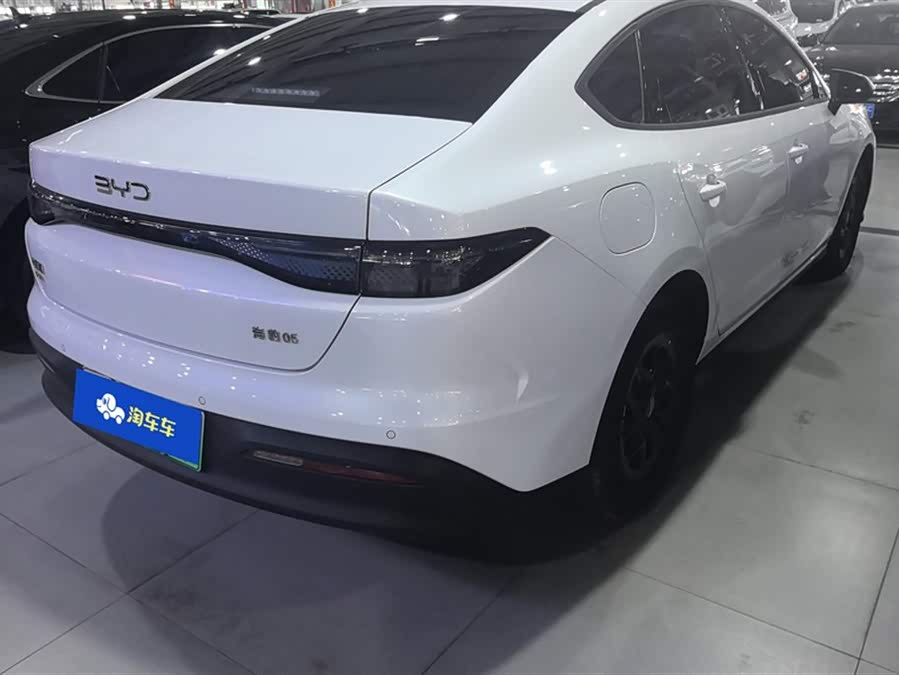 BYD Seal 05 DM-i 2025 car image #4