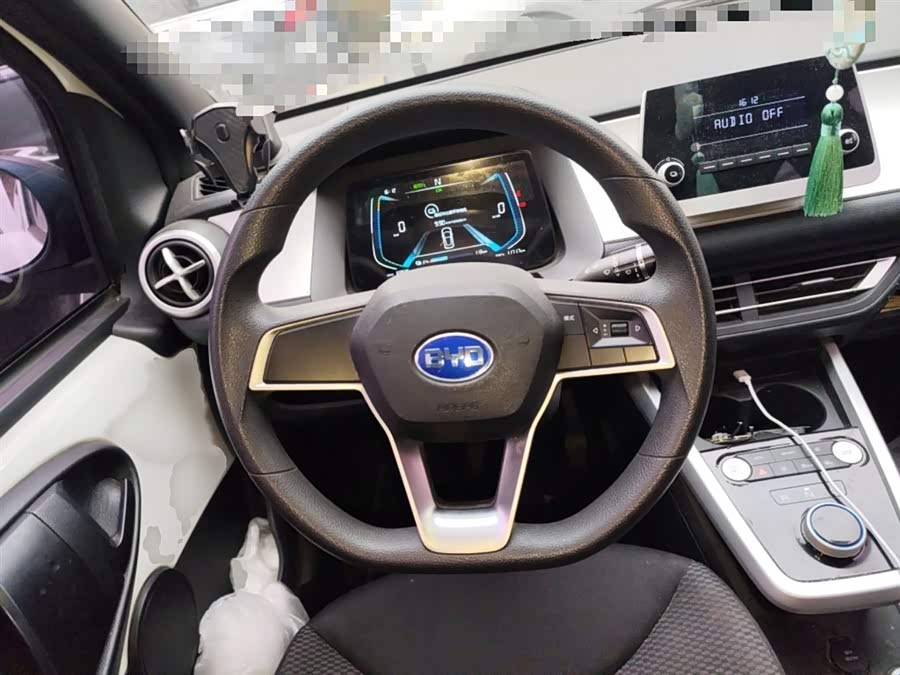 BYD e1 2019 car image #4