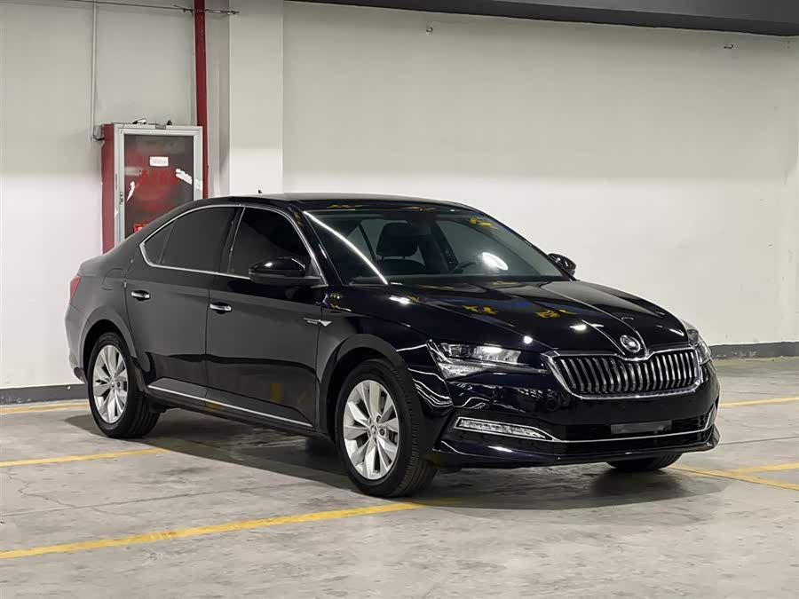 Skoda Superb 2021 #4 Skoda Superb 2021 car image #4